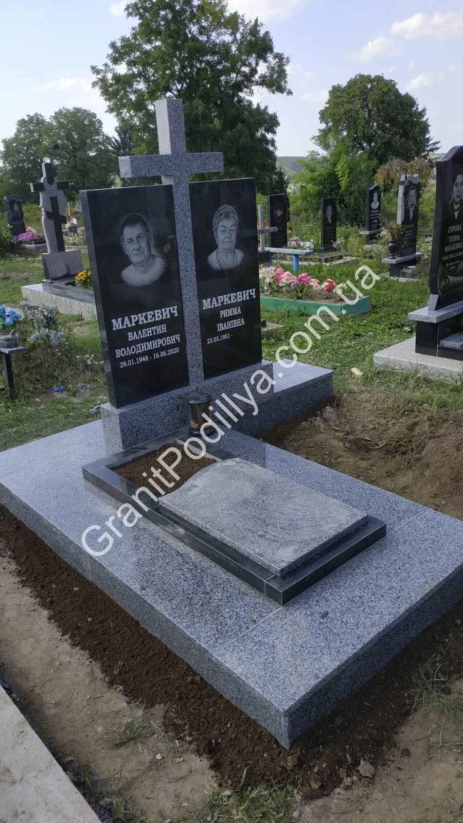 Подвійний пам'ятник з граніту - Кам'янець-Подільський | GranitPodillya